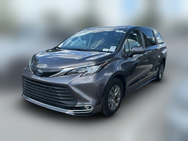 2022 Toyota Sienna XLE