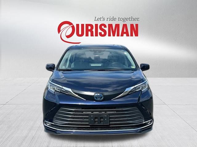 2022 Toyota Sienna XLE