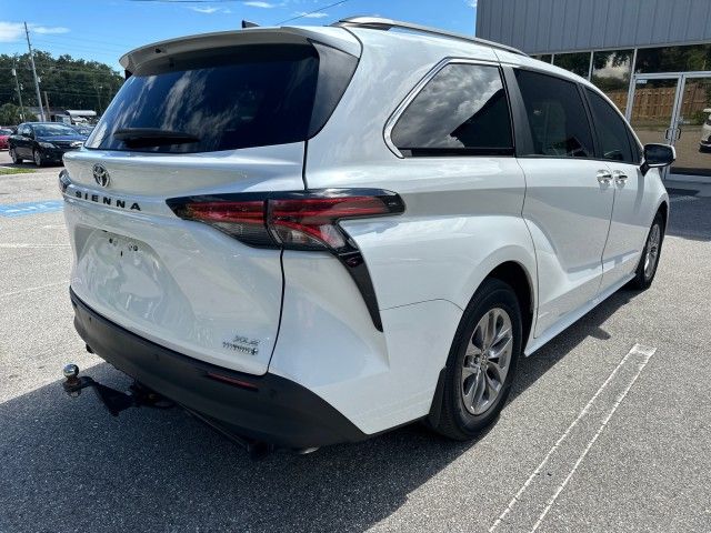 2022 Toyota Sienna XLE