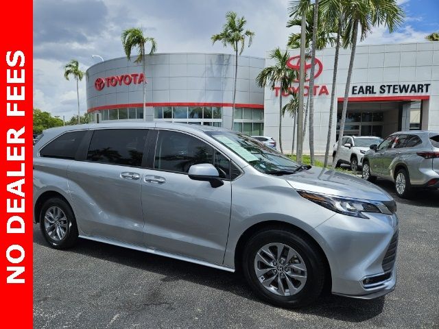 2022 Toyota Sienna XLE