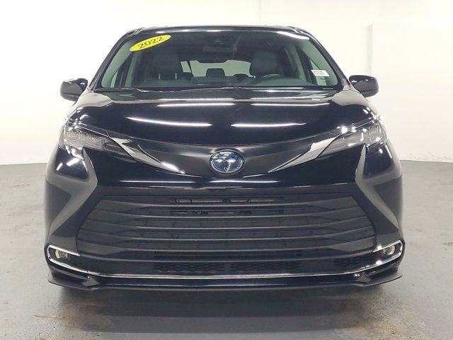 2022 Toyota Sienna XLE