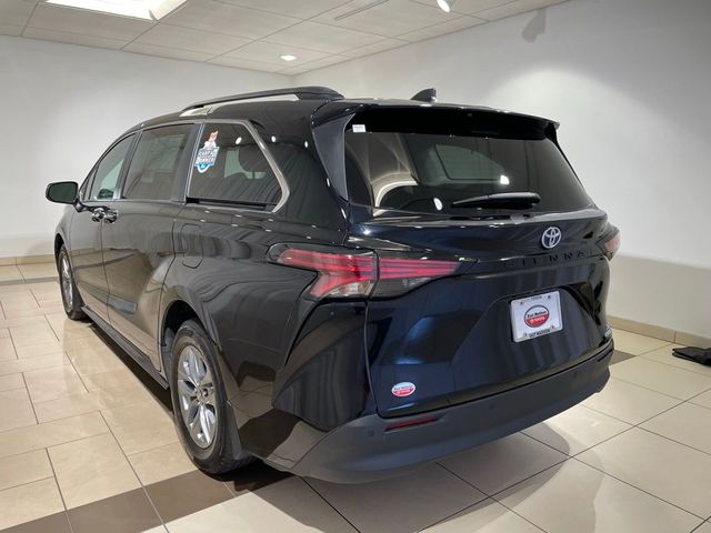 2022 Toyota Sienna XLE