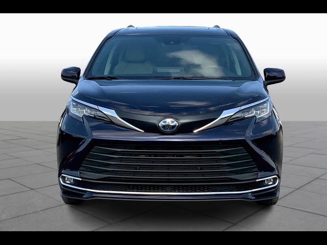 2022 Toyota Sienna XLE