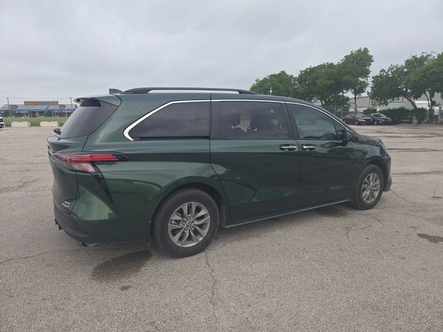 2022 Toyota Sienna XLE