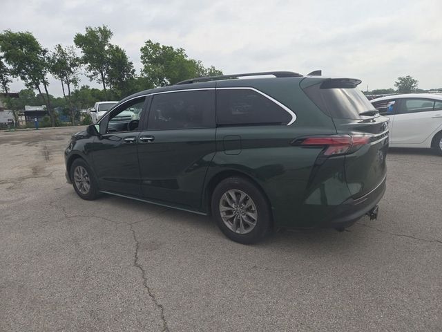 2022 Toyota Sienna XLE