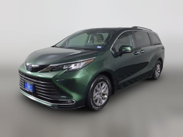 2022 Toyota Sienna XLE