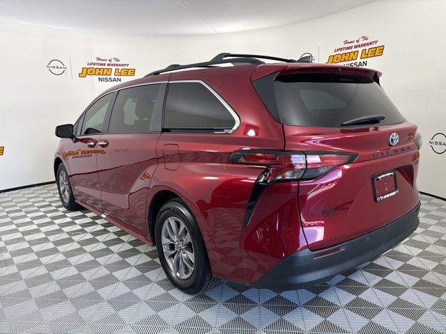 2022 Toyota Sienna XLE