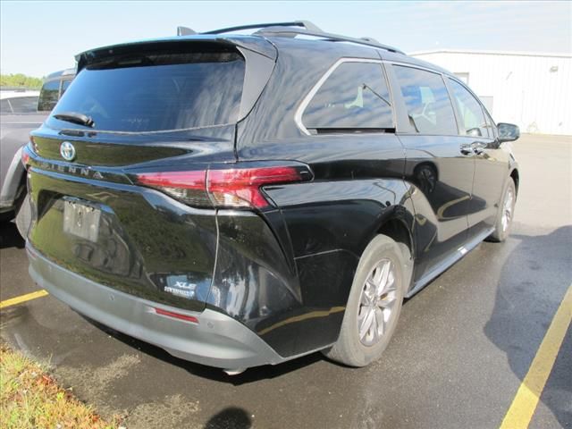 2022 Toyota Sienna XLE