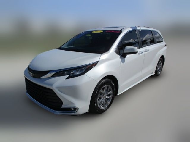 2022 Toyota Sienna XLE