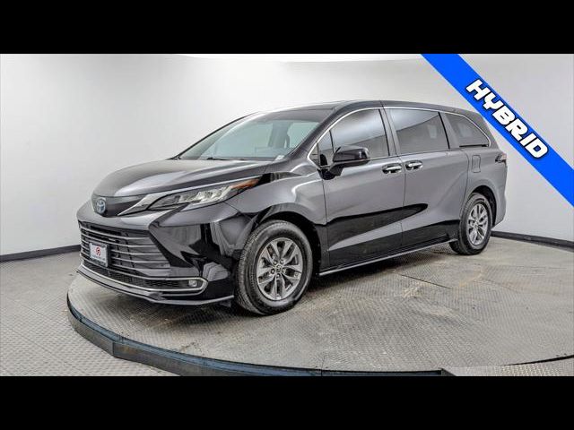 2022 Toyota Sienna XLE