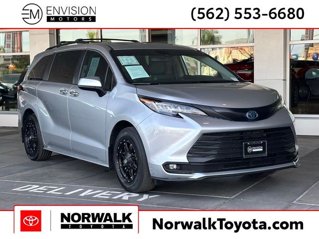 2022 Toyota Sienna XLE