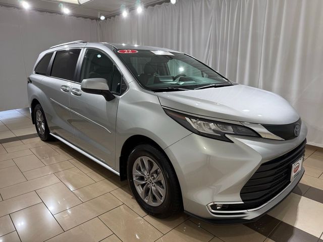 2022 Toyota Sienna XLE