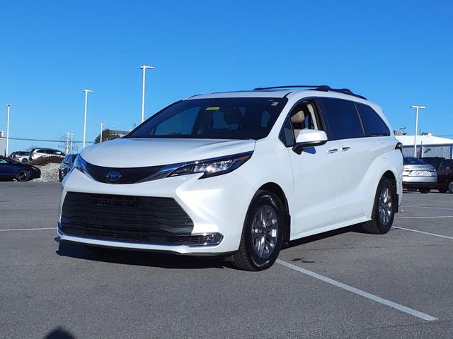 2022 Toyota Sienna XLE