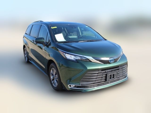 2022 Toyota Sienna XLE