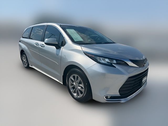 2022 Toyota Sienna XLE