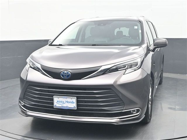 2022 Toyota Sienna XLE