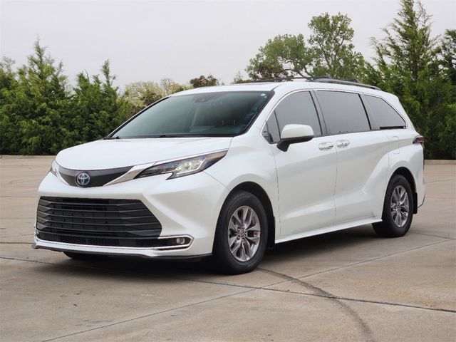 2022 Toyota Sienna XLE