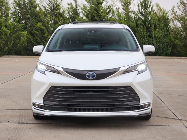 2022 Toyota Sienna XLE