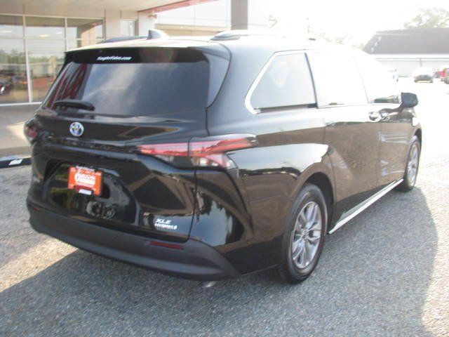 2022 Toyota Sienna XLE