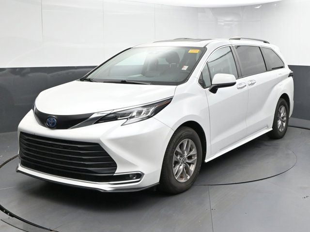 2022 Toyota Sienna XLE