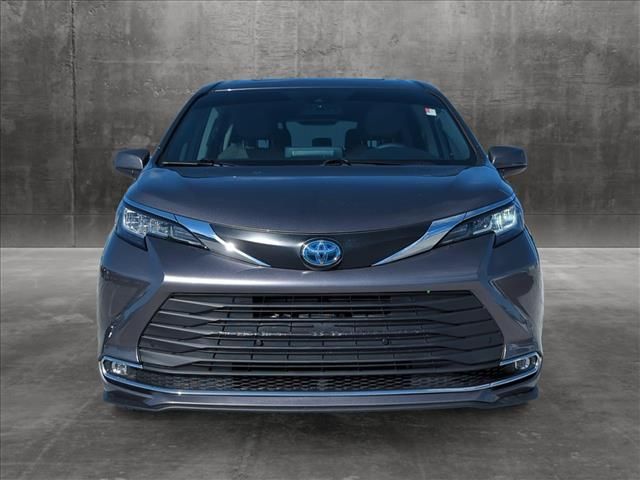 2022 Toyota Sienna XLE