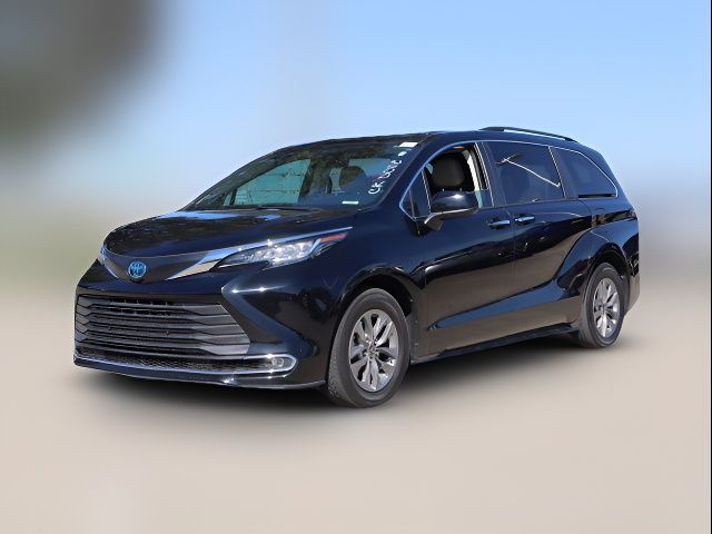 2022 Toyota Sienna XLE