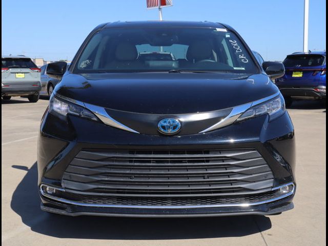 2022 Toyota Sienna XLE