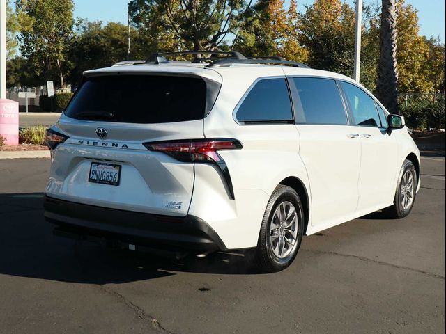 2022 Toyota Sienna XLE