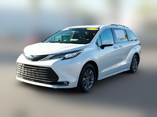 2022 Toyota Sienna XLE