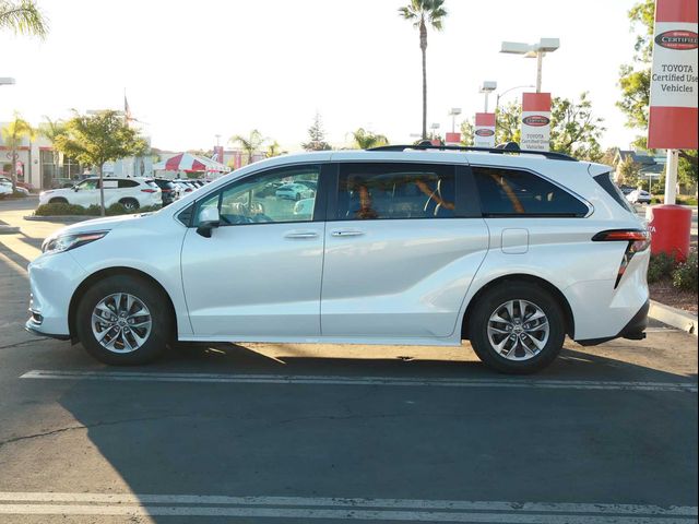 2022 Toyota Sienna XLE