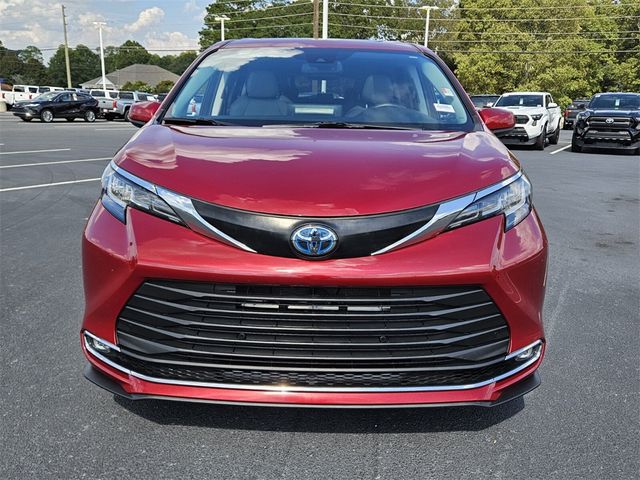 2022 Toyota Sienna XLE