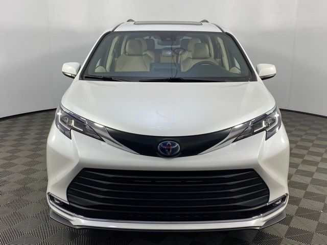 2022 Toyota Sienna XLE