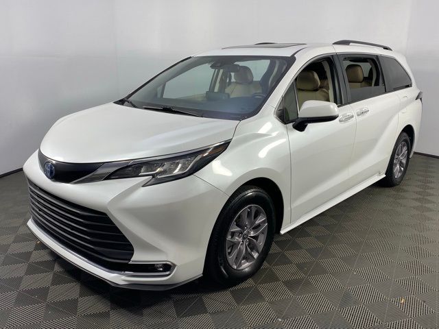 2022 Toyota Sienna XLE