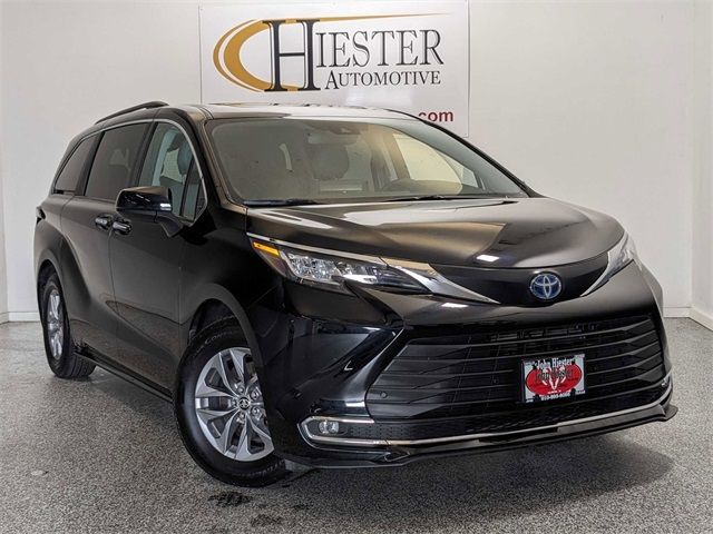 2022 Toyota Sienna XLE