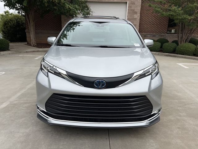 2022 Toyota Sienna XLE