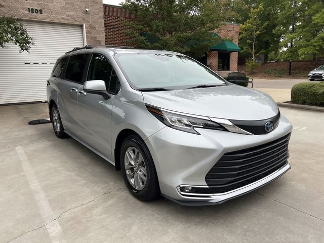 2022 Toyota Sienna XLE