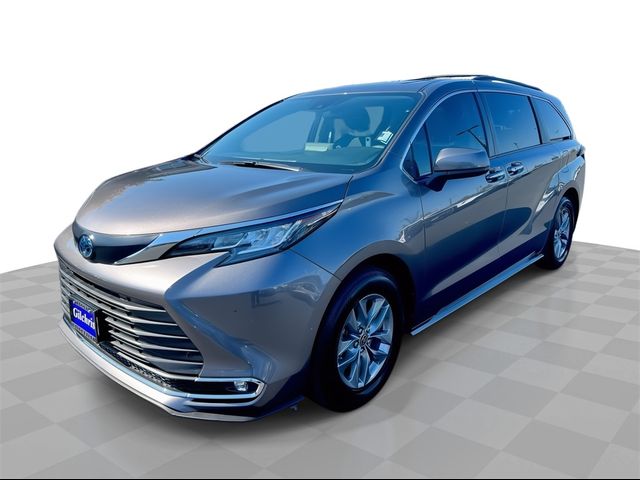 2022 Toyota Sienna XLE