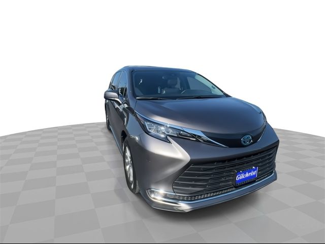 2022 Toyota Sienna XLE