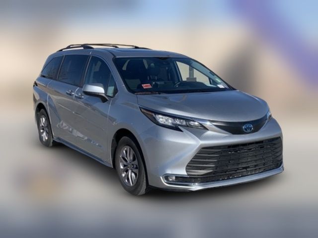 2022 Toyota Sienna XLE