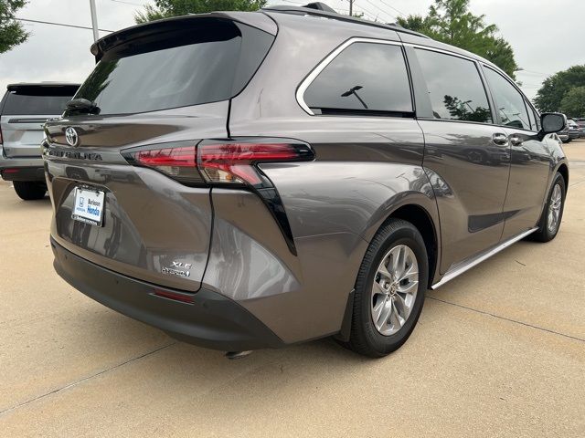 2022 Toyota Sienna XLE