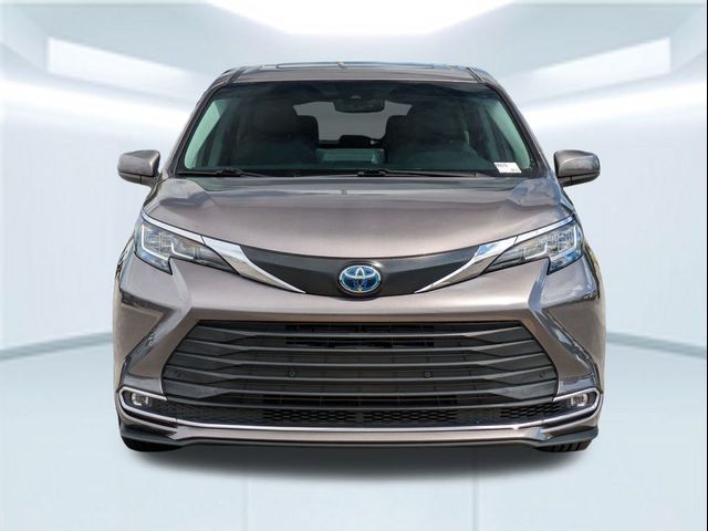 2022 Toyota Sienna XLE
