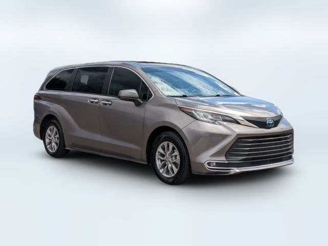2022 Toyota Sienna XLE
