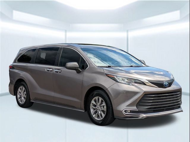 2022 Toyota Sienna XLE