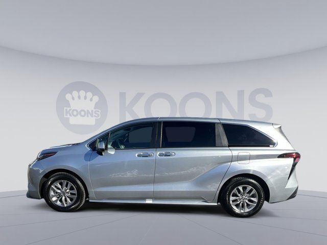 2022 Toyota Sienna XLE