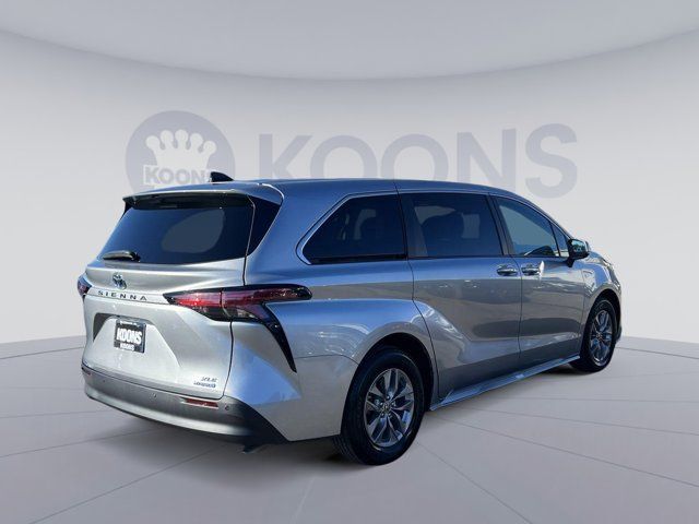 2022 Toyota Sienna XLE