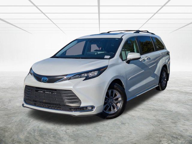 2022 Toyota Sienna XLE