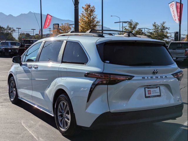 2022 Toyota Sienna XLE