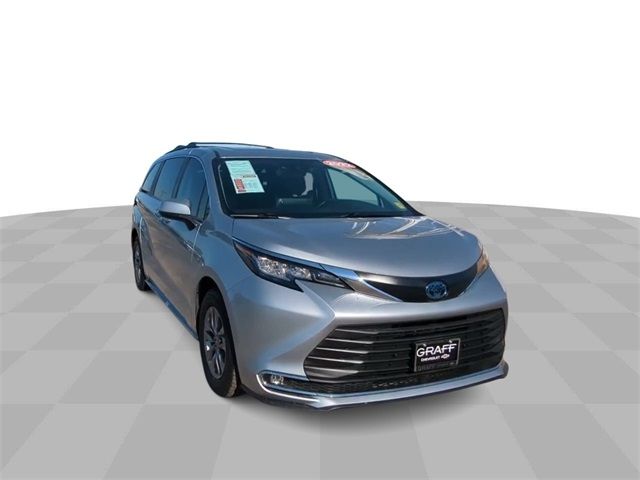 2022 Toyota Sienna XLE