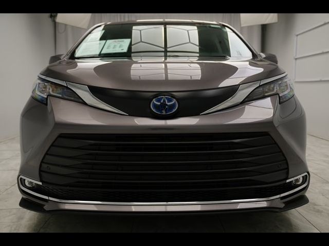 2022 Toyota Sienna XLE