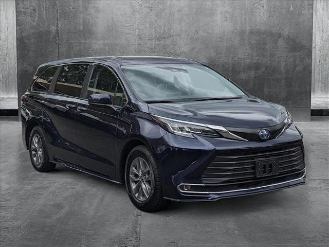 2022 Toyota Sienna XLE